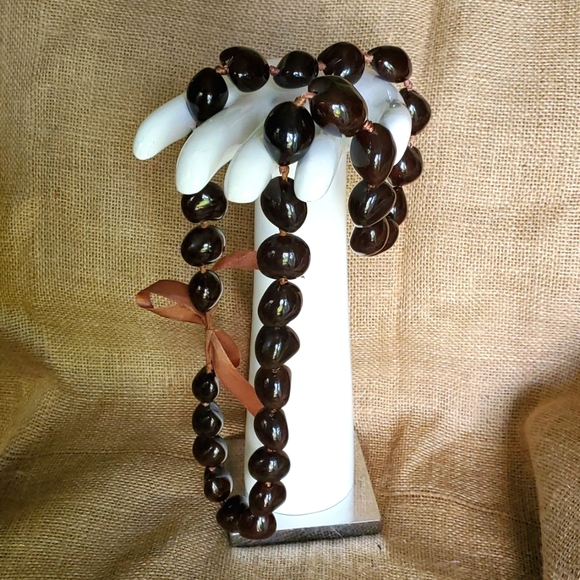 Handmade Jewelry - Chunky kakui bead necklace